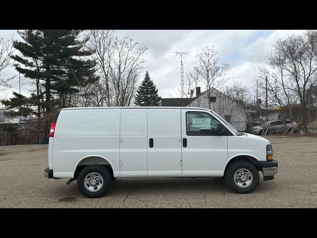 2026 Chevrolet Express Cargo Van 2500 Regular Wheelbase, WT, RWD