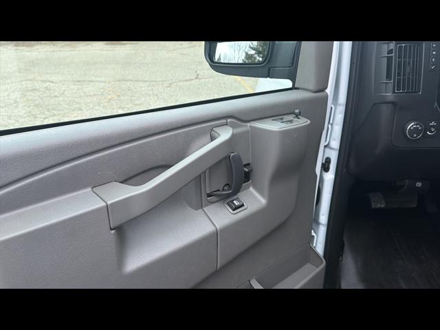 2026 Chevrolet Express Cargo Van 2500 Regular Wheelbase, WT, RWD