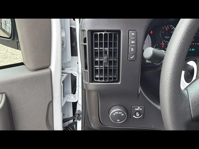 2026 Chevrolet Express Cargo Van 2500 Regular Wheelbase, WT, RWD
