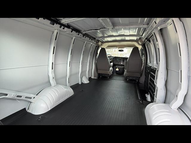 2026 Chevrolet Express Cargo Van 2500 Regular Wheelbase, WT, RWD