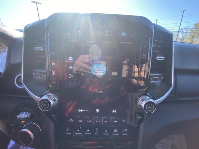 2025 Ram 1500 Big Horn Crew Cab 4x4 5'7" Box