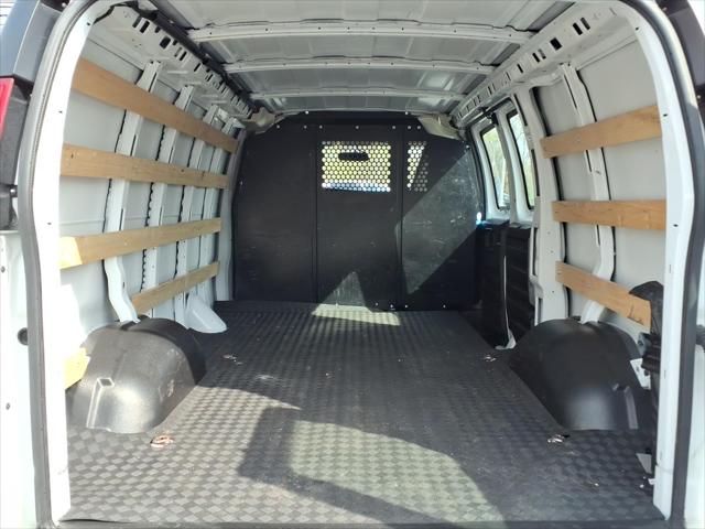 2023 GMC Savana Cargo RWD 2500 Regular Wheelbase Work Van