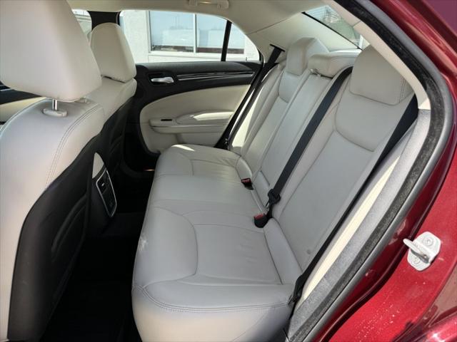 2015 Chrysler 300 Limited