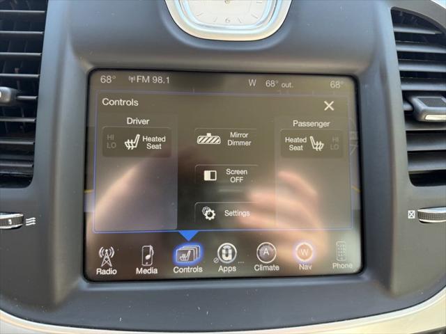 2015 Chrysler 300 Limited