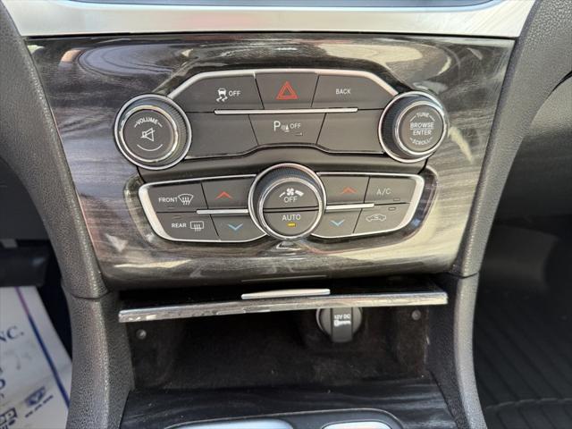 2015 Chrysler 300 Limited