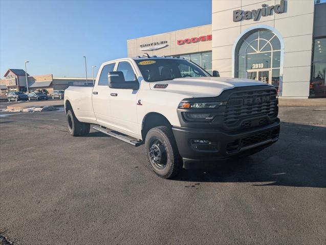 2026 RAM Ram 3500 RAM 3500 TRADESMAN CREW CAB 4X4 8 BOX