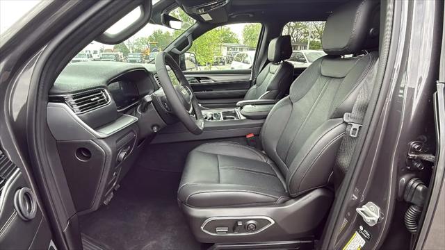 2026 Jeep Grand Wagoneer 4x2