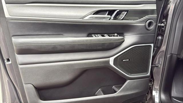 2026 Jeep Grand Wagoneer 4x2