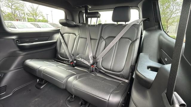 2026 Jeep Grand Wagoneer 4x2