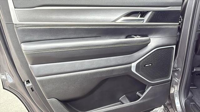 2026 Jeep Grand Wagoneer 4x2
