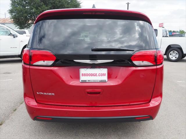 2025 Chrysler Voyager LX