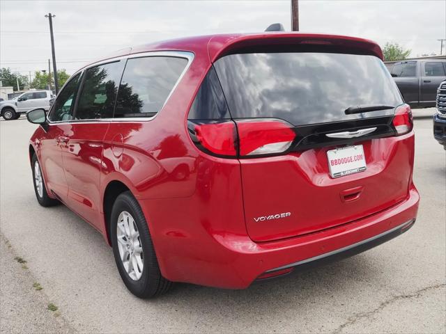 2025 Chrysler Voyager LX