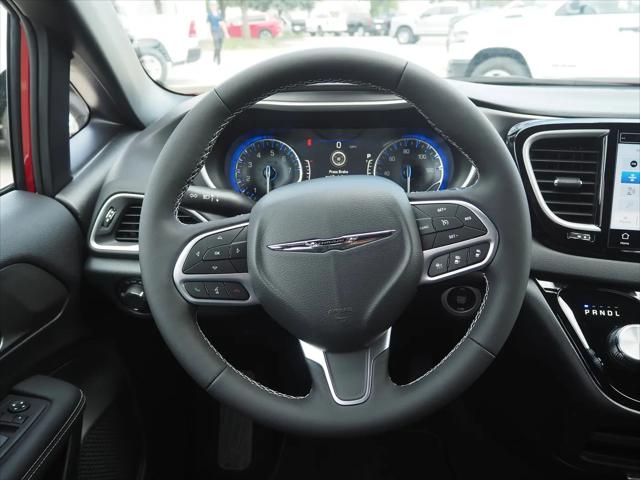 2025 Chrysler Voyager LX