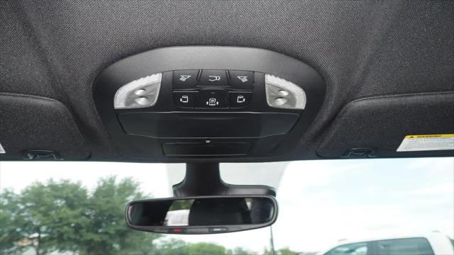 2025 Chrysler Voyager LX