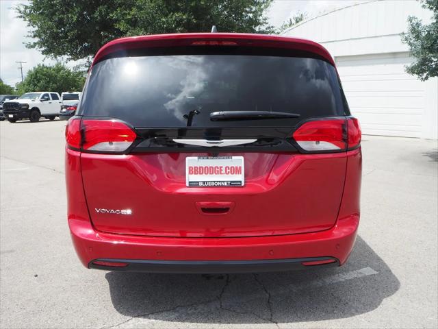 2025 Chrysler Voyager LX