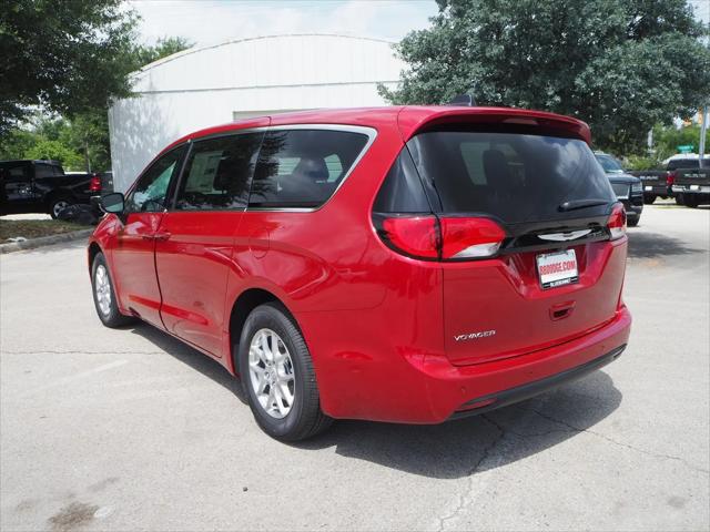 2025 Chrysler Voyager LX