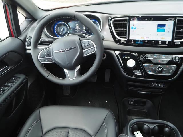 2025 Chrysler Voyager LX