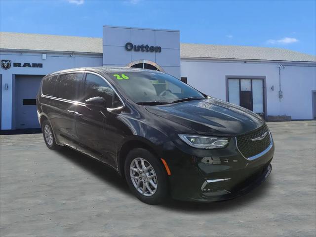 2026 Chrysler Pacifica Select for sale in Tamaqua, PA