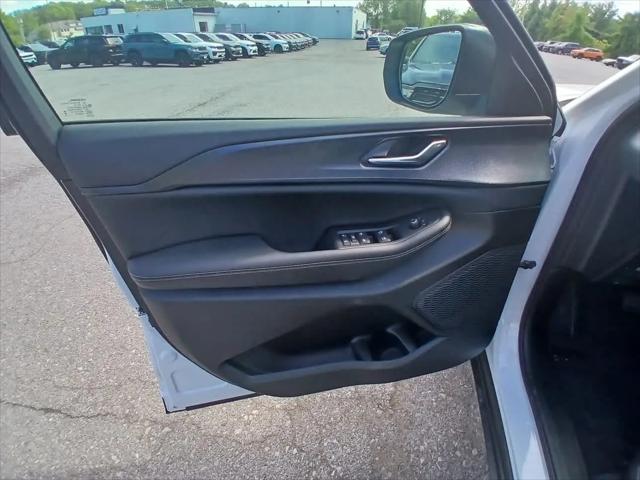 2026 Jeep Grand Cherokee L Altitude 4x4