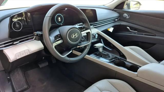 2025 Hyundai Elantra Hybrid Limited