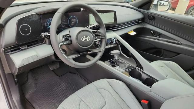 2025 Hyundai Elantra Hybrid Limited