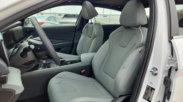 2025 Hyundai Elantra Hybrid Limited