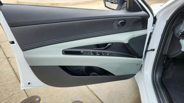 2025 Hyundai Elantra Hybrid Limited