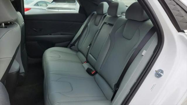 2025 Hyundai Elantra Hybrid Limited