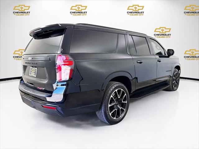 2023 Chevrolet Suburban 4WD RST