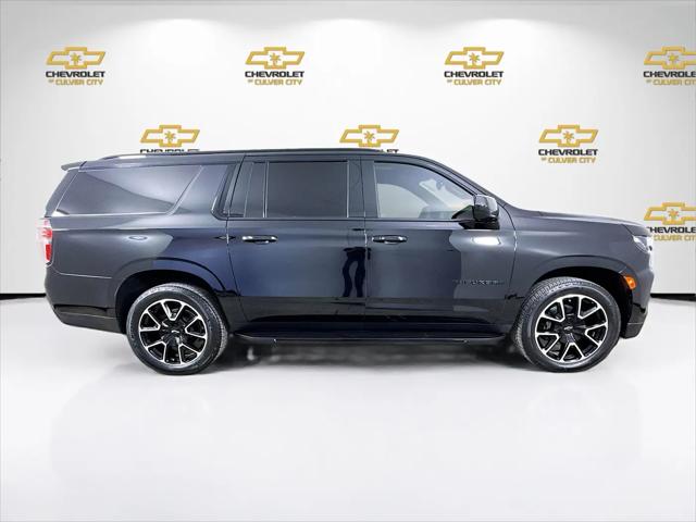 2023 Chevrolet Suburban 4WD RST