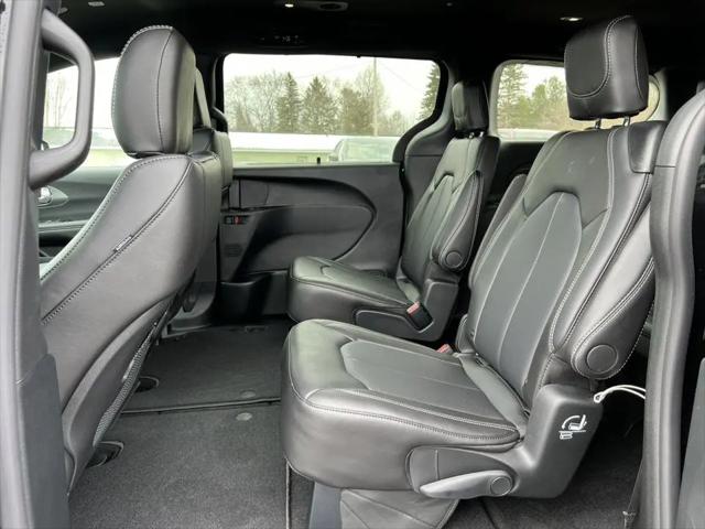 2026 Chrysler Pacifica Select AWD