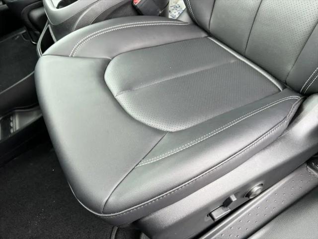 2026 Chrysler Pacifica Select AWD