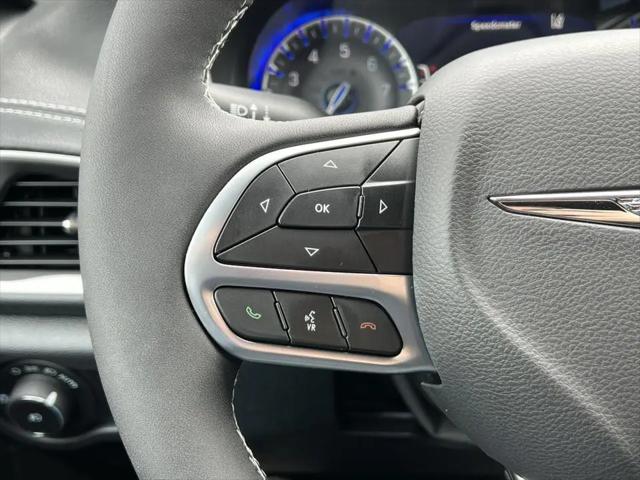 2026 Chrysler Pacifica Select AWD