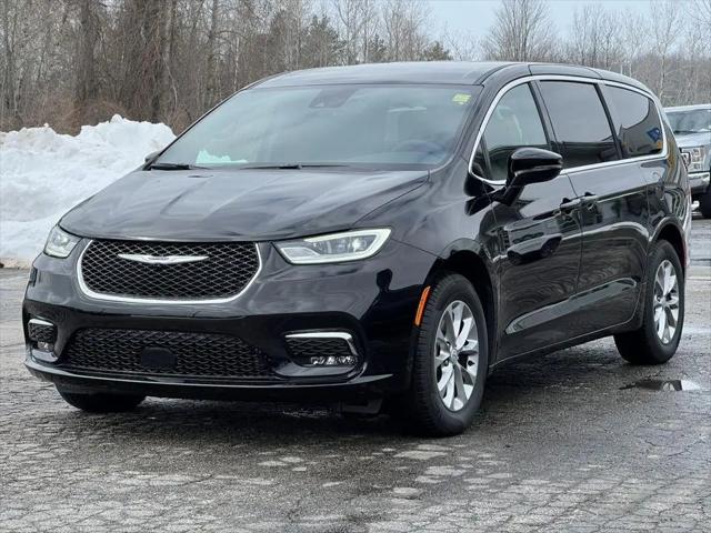 2026 Chrysler Pacifica Select AWD