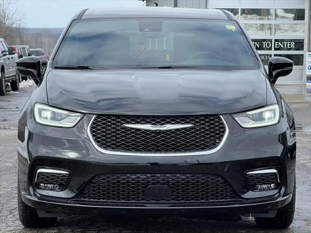 2026 Chrysler Pacifica Select AWD