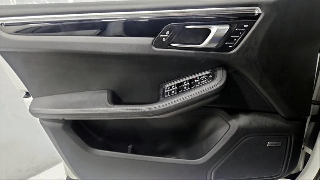 2022 Porsche Macan Macan