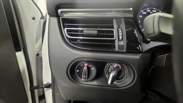 2022 Porsche Macan Macan