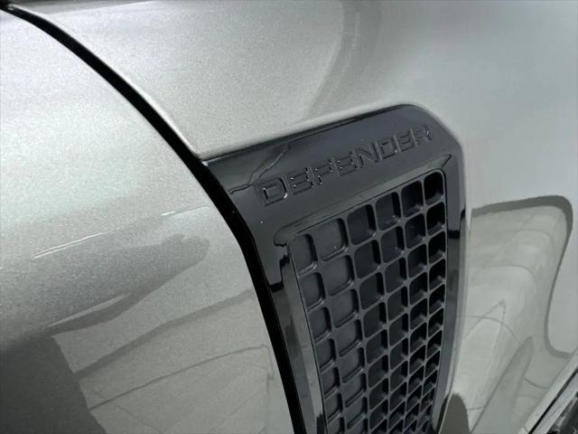 2023 Land Rover Defender 110 X-Dynamic SE