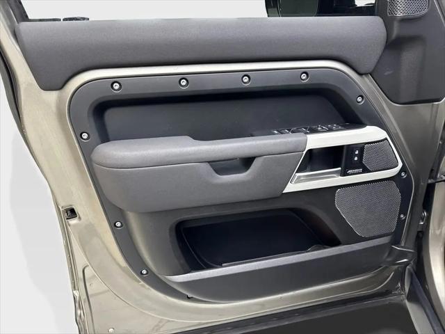 2023 Land Rover Defender 110 X-Dynamic SE
