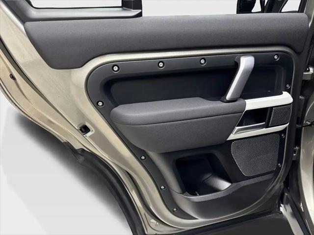 2023 Land Rover Defender 110 X-Dynamic SE