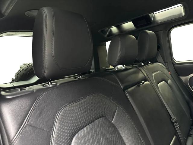2023 Land Rover Defender 110 X-Dynamic SE