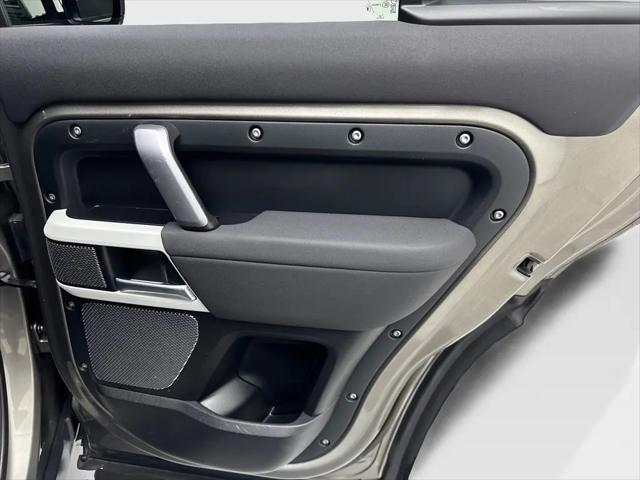 2023 Land Rover Defender 110 X-Dynamic SE
