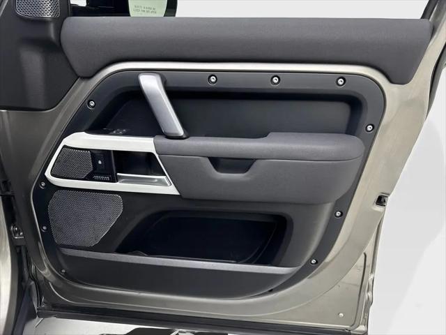 2023 Land Rover Defender 110 X-Dynamic SE