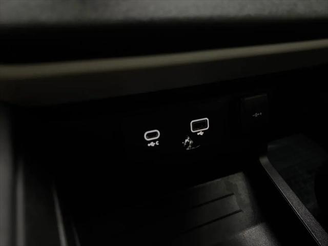 2023 Land Rover Defender 110 X-Dynamic SE