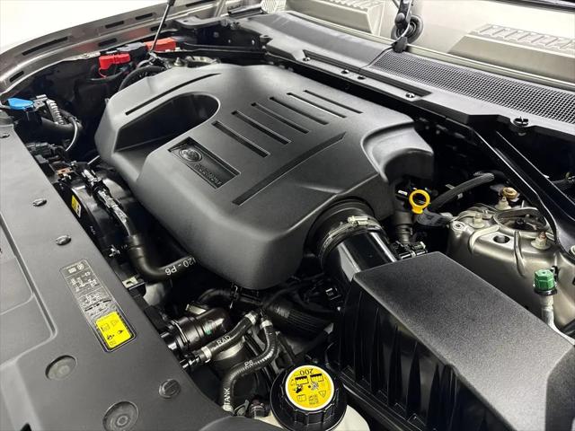 2023 Land Rover Defender 110 X-Dynamic SE