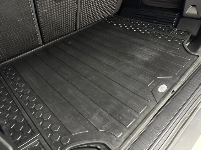 2023 Land Rover Defender 110 X-Dynamic SE