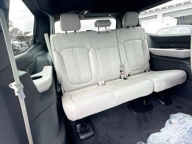 2026 Jeep Grand Wagoneer 4x2