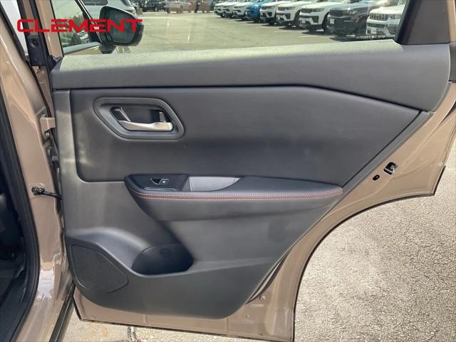 2025 Nissan Rogue Rock Creek