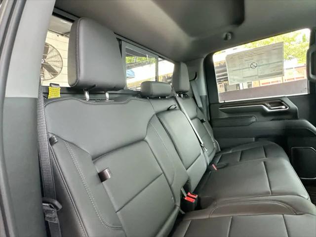 2026 GMC Sierra 2500HD Crew Cab, Standard Bed, SLT, 4WD