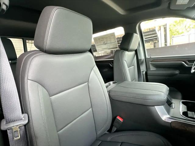 2026 GMC Sierra 2500HD Crew Cab, Standard Bed, SLT, 4WD